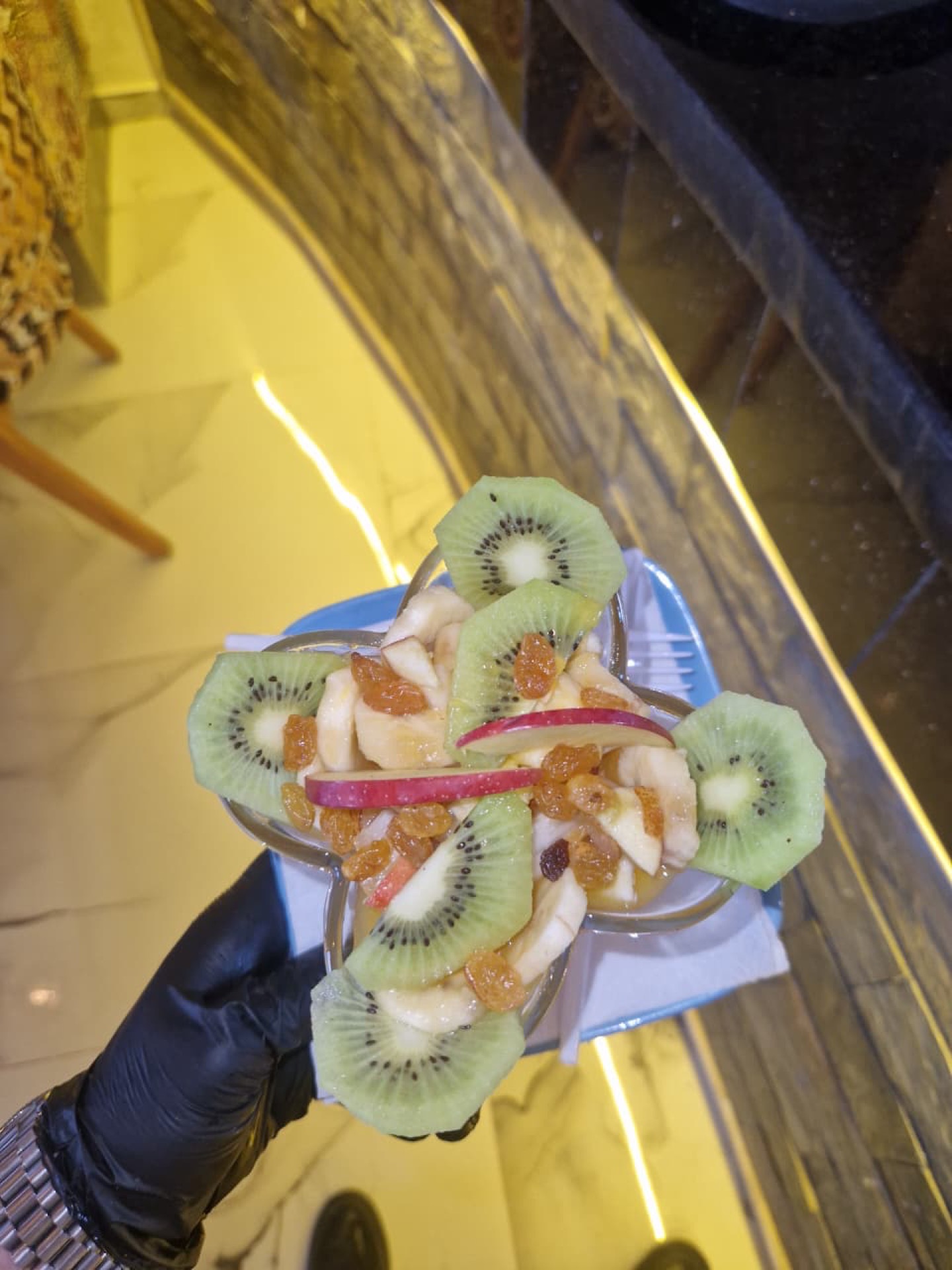 Coupe de fruits frais au kiwi préparée chez M-SIMPLE